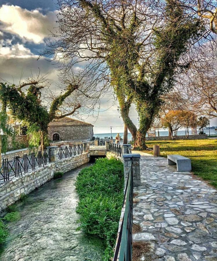 Nafpaktos Beach Luxury Suites Extérieur photo