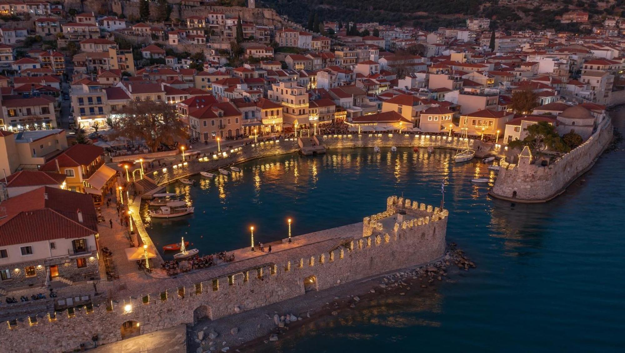 Nafpaktos Beach Luxury Suites Extérieur photo