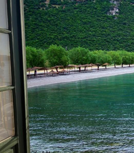 Nafpaktos Beach Luxury Suites Extérieur photo
